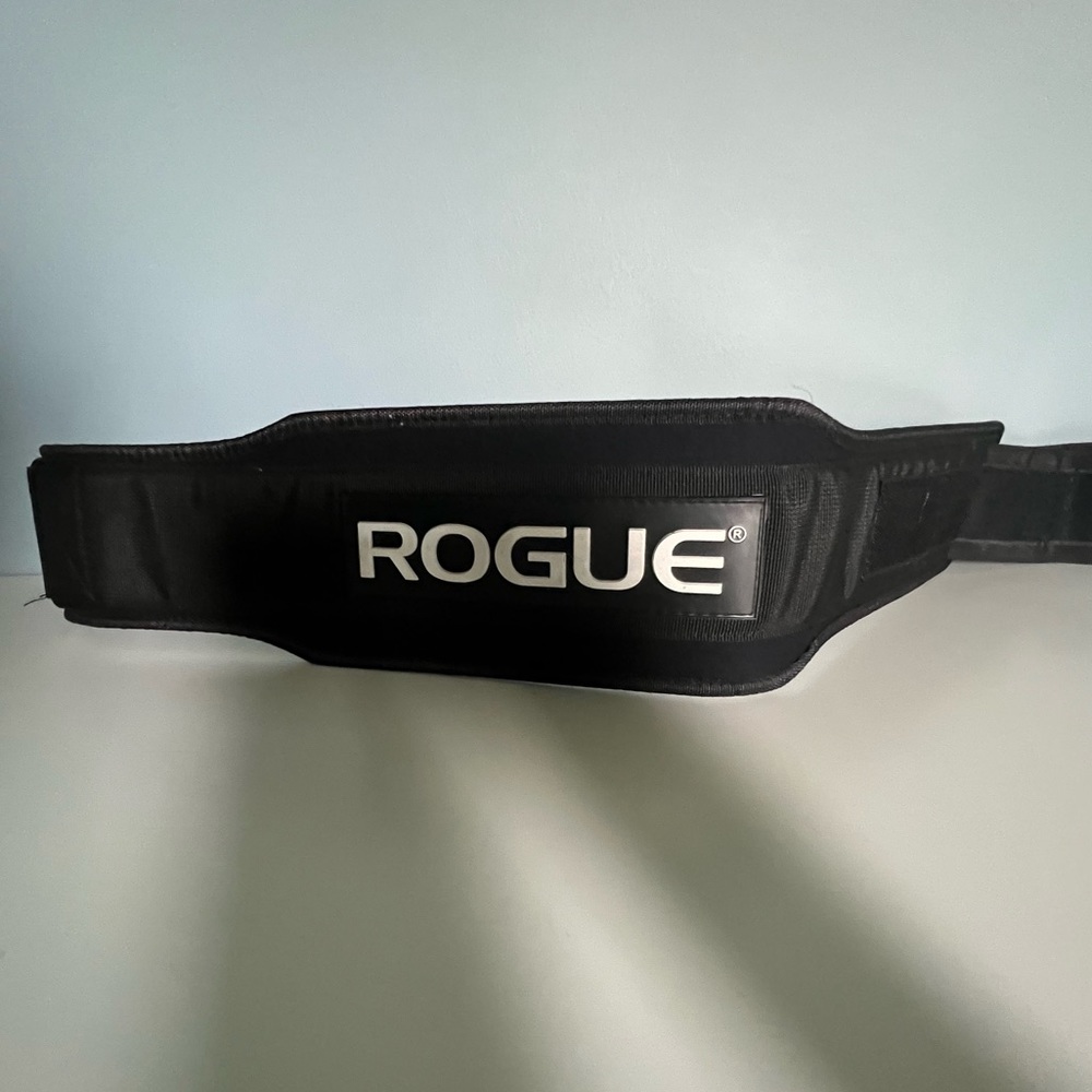 Rogue mens medium weightlifting belt